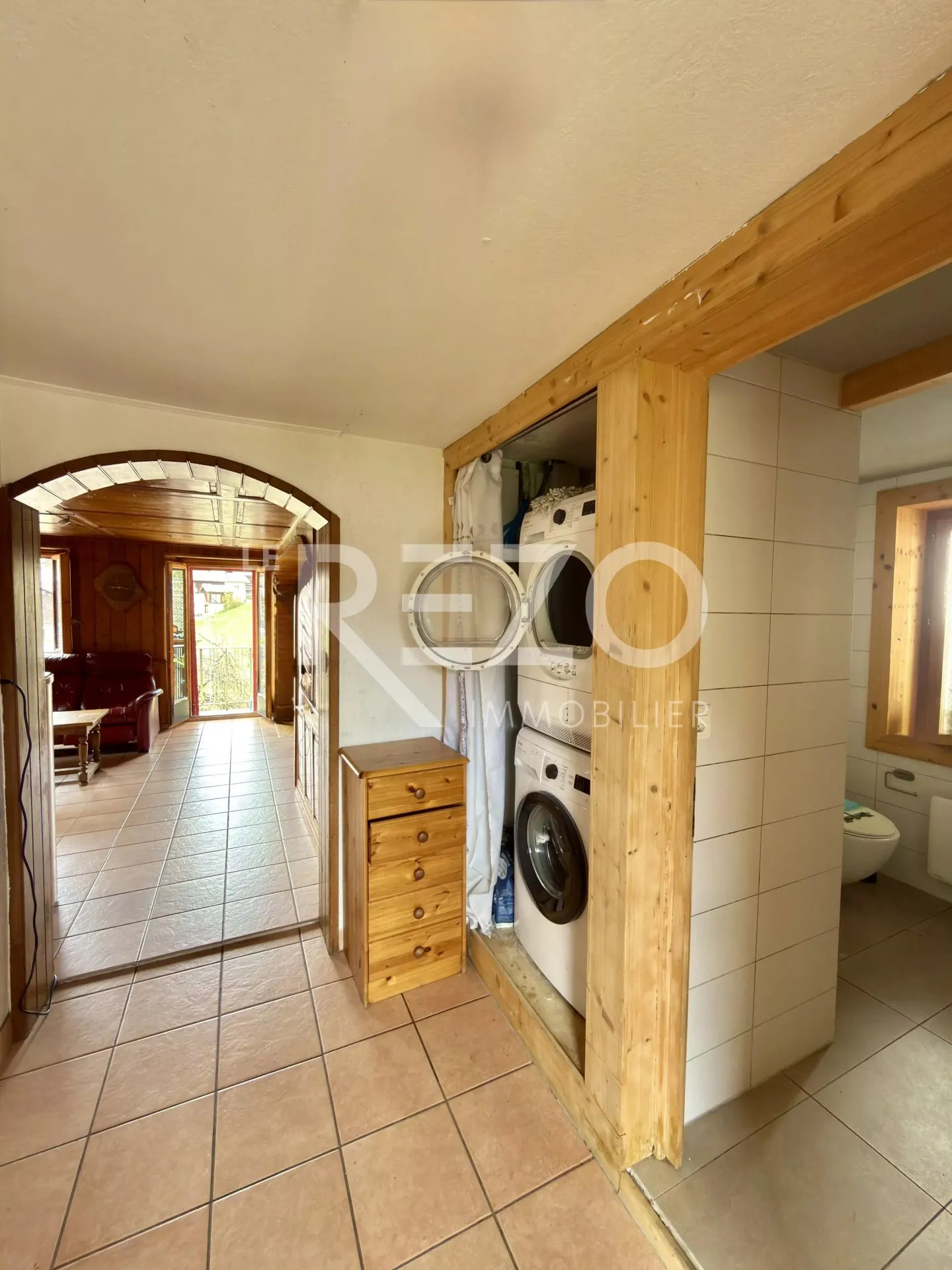 Attique 4.5 pièces avec garage et jardin, idéalement situé au coeur de Nax, Mont Noble. - Photo 6 of 13