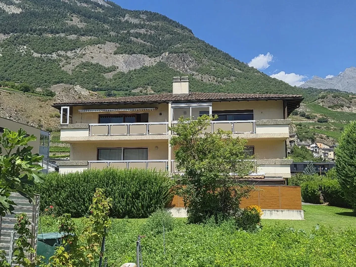 Incantevole appartamento di 2,5 locali al piano terra nel cuore di Saillon - Foto 1 di 12