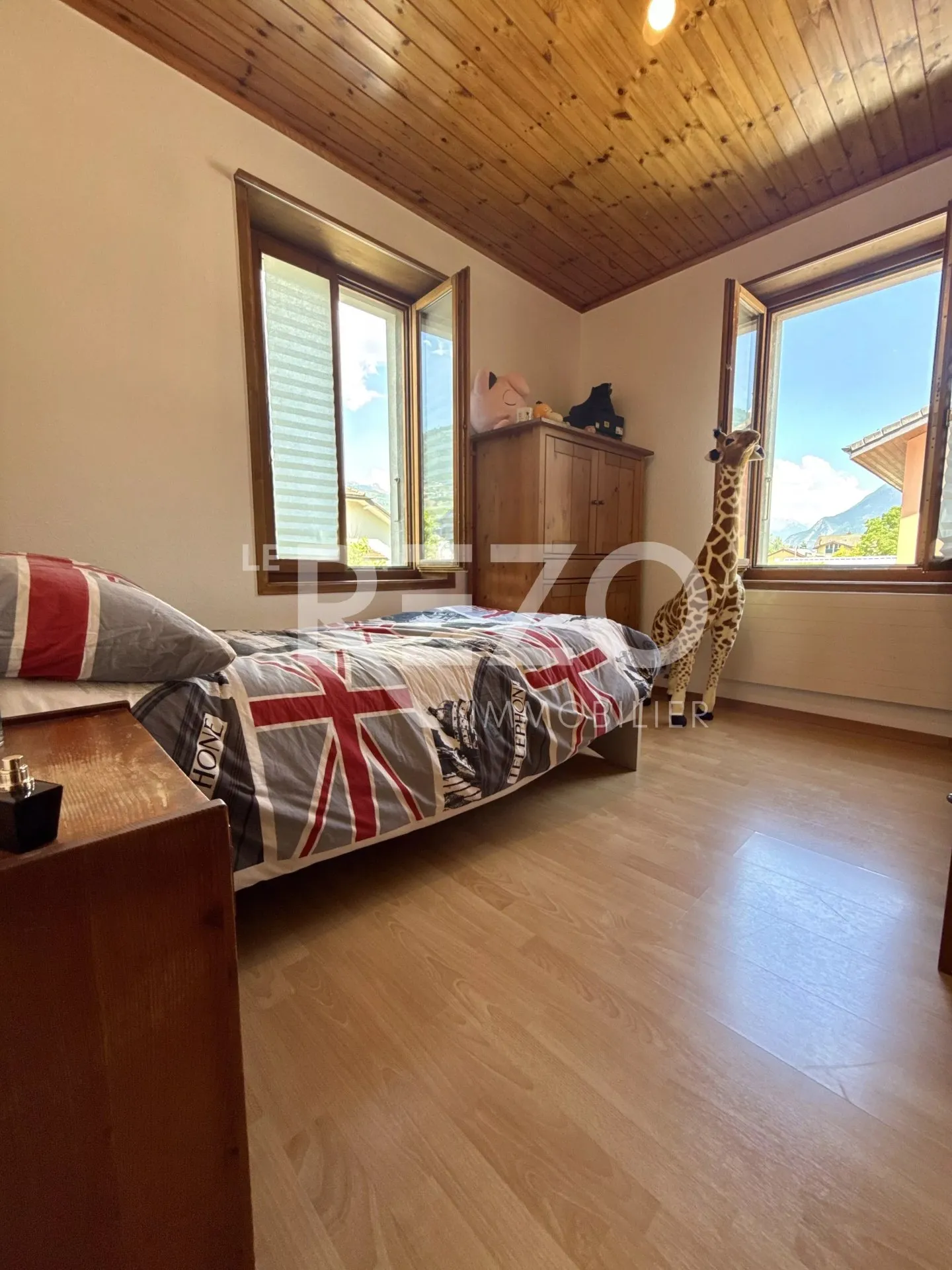 Spacieuse maison familale avec jardin arboré - 3977 Granges, Sierre. - Foto 6 di 13
