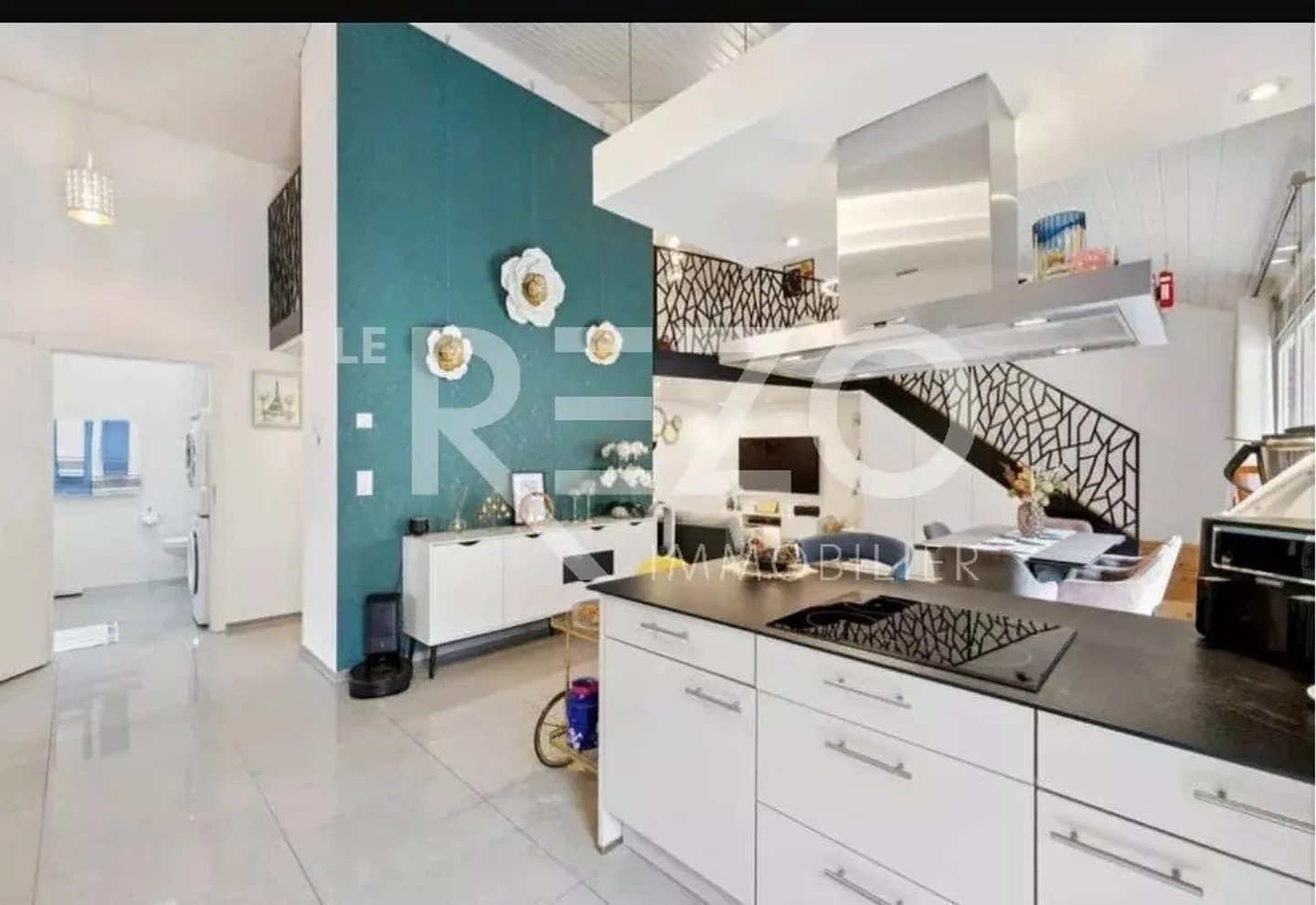 Renovated penthouse 4 rooms – Large corner terrace, mezzanine - Photo 1 of 8