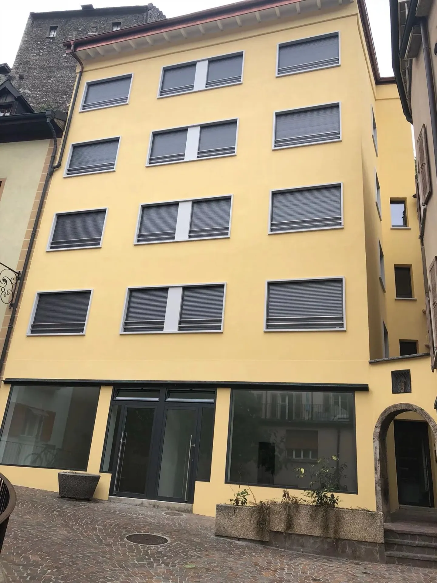 Old Town of Sion - studio for rent in renovated building - Photo 1 of 6