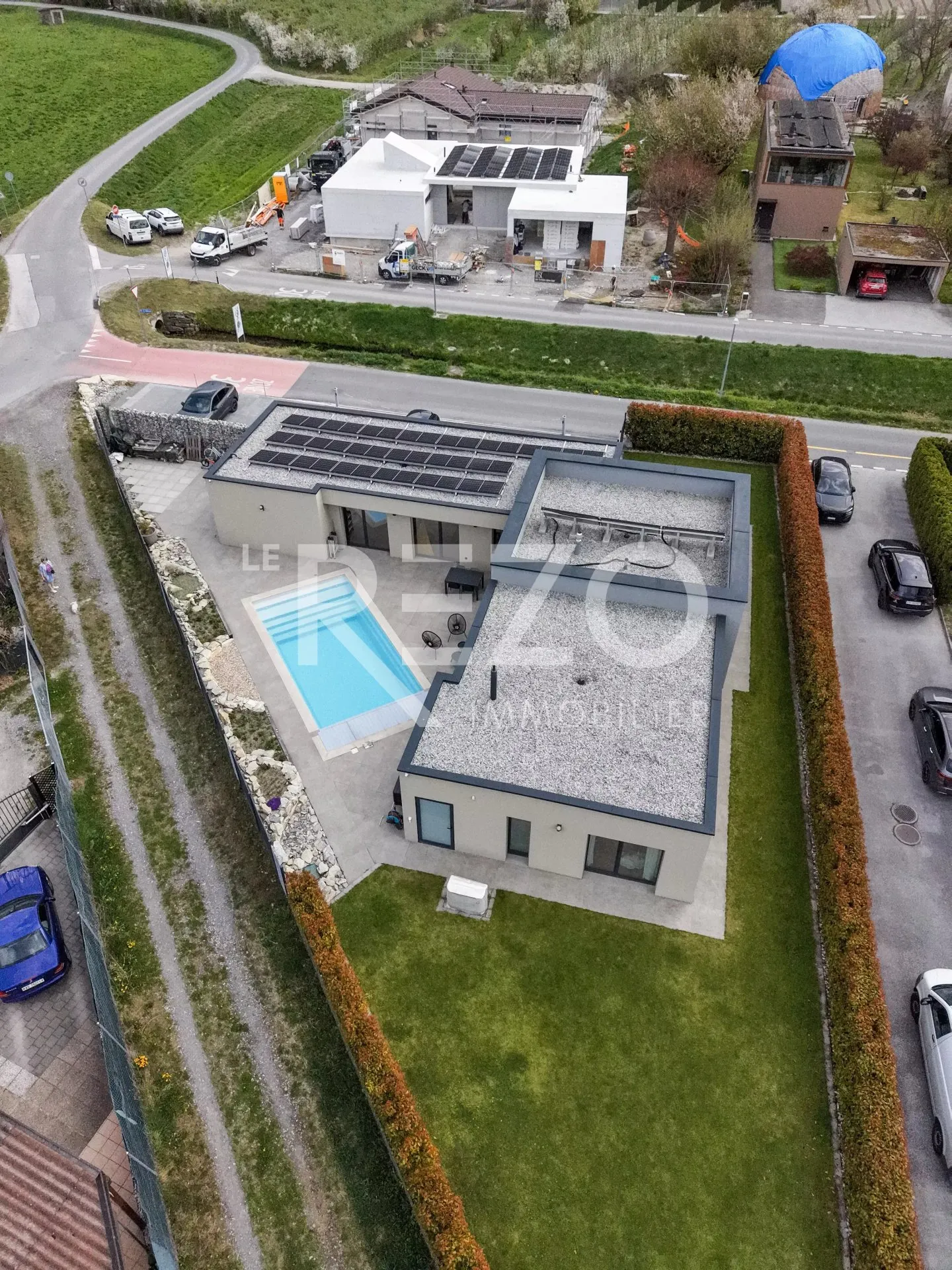 Modern 5.5-room villa with pool in Granges - Photo 1 of 13