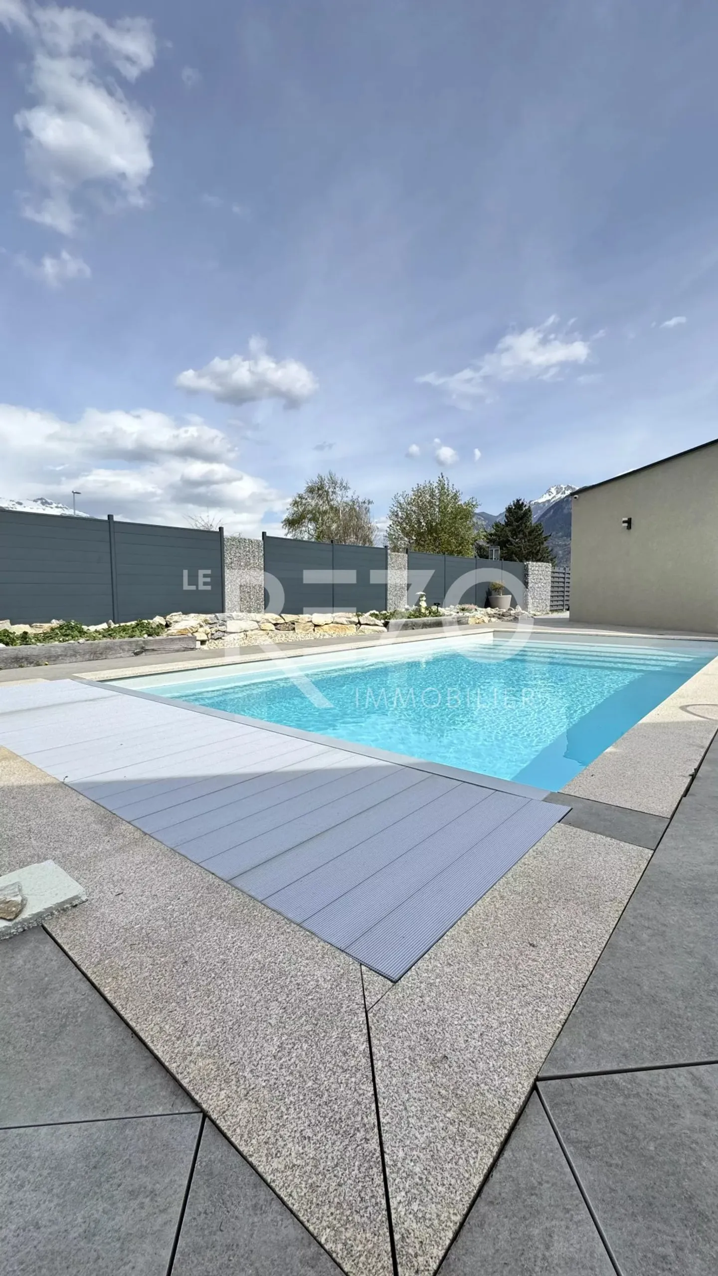 Modern 5.5-room villa with pool in Granges - Photo 11 of 13