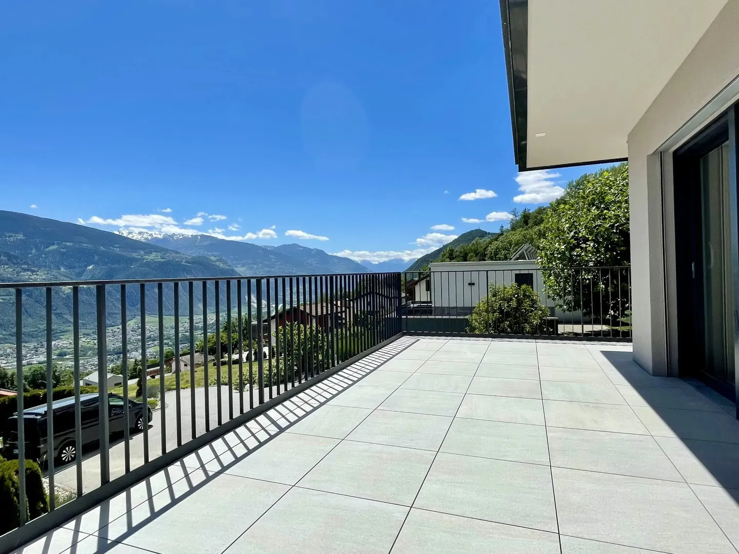 2,5 pièces avec vue et calme - Photo 3 sur 7