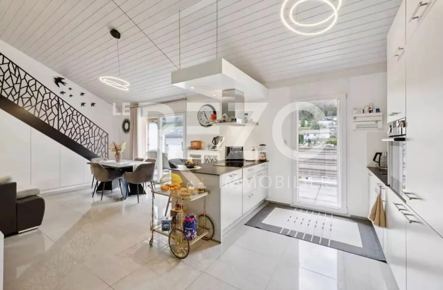 Renovated penthouse 4 rooms – Large corner terrace, mezzanine - Photo 4 of 8