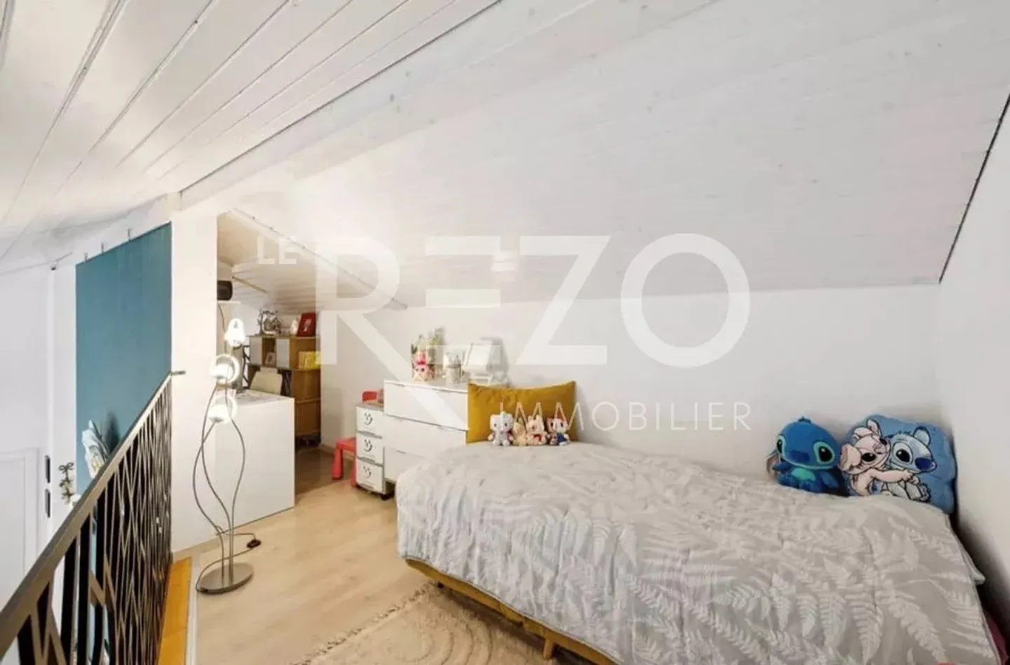 Renovated penthouse 4 rooms – Large corner terrace, mezzanine - Photo 5 of 8