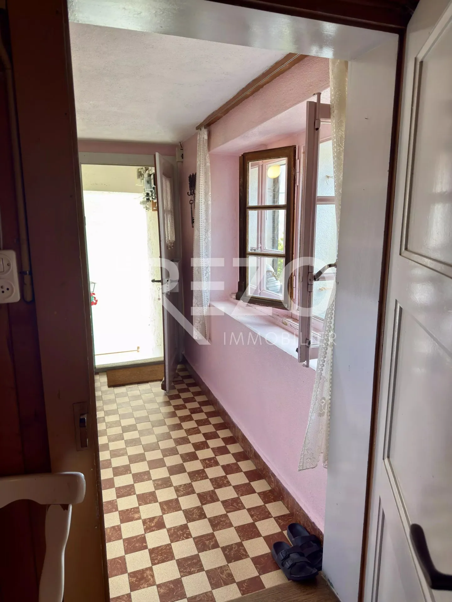 Maison de village 2,5 pièces avec dépendances de 30m2. Ollon, VS. - Foto 2 von 13