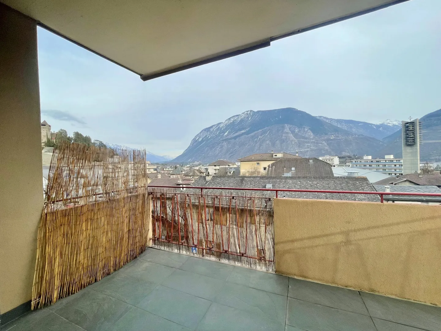 3.5 Room Apartment in a Quiet Location with Balcony - Photo 1 of 7