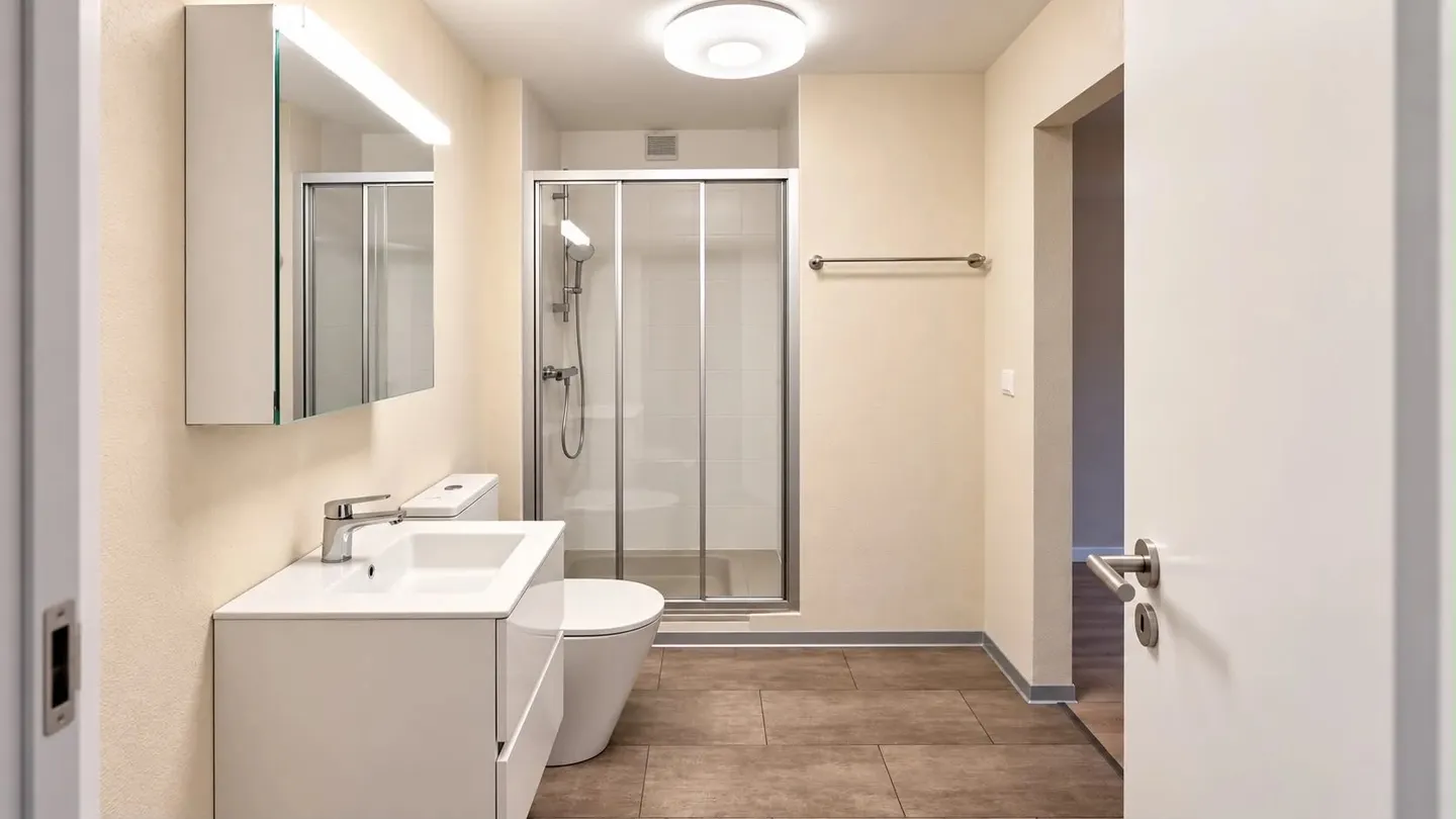 INVESTORS: A FULLY RENTED BUILDING, IMMEDIATE RETURN AND STRONG APPRECIATION POTENTIAL! - Photo 8 of 13