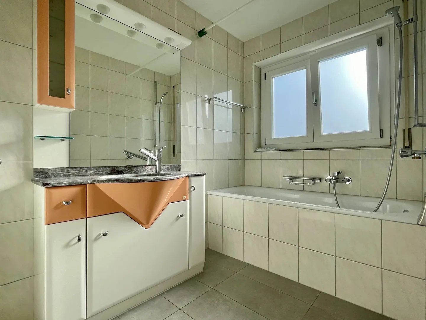 3.5 Room Apartment in a Quiet Location with Balcony - Photo 4 of 7