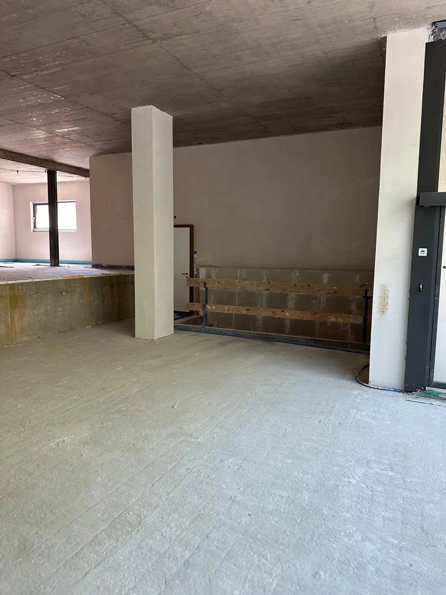 In vendita spazio commerciale nel cuore di Sion - Foto 10 di 13