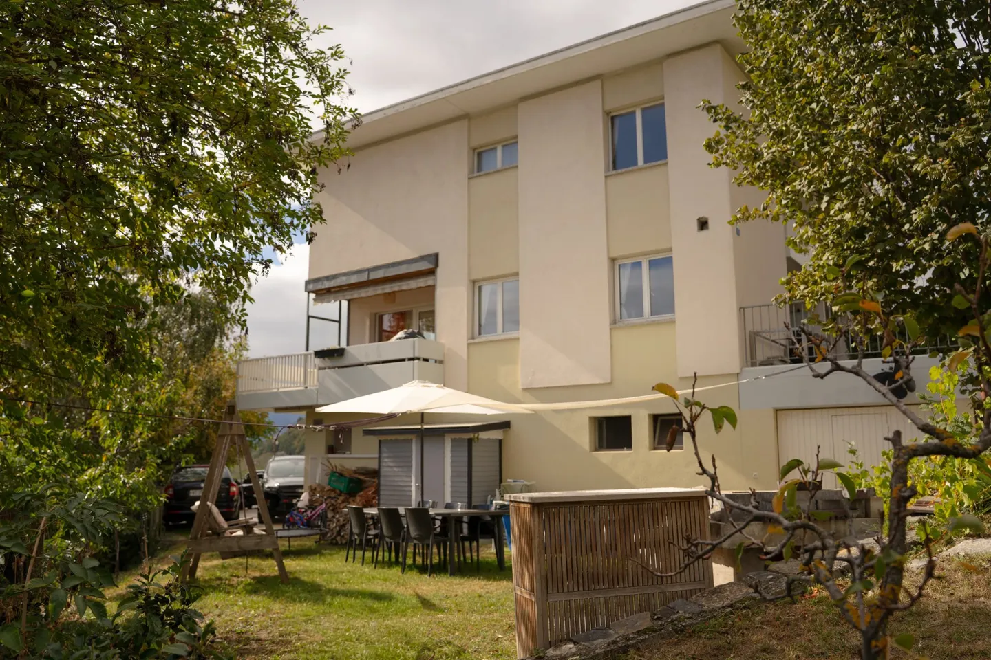Maison Jumelée Spacieuse - Photo 1 sur 13