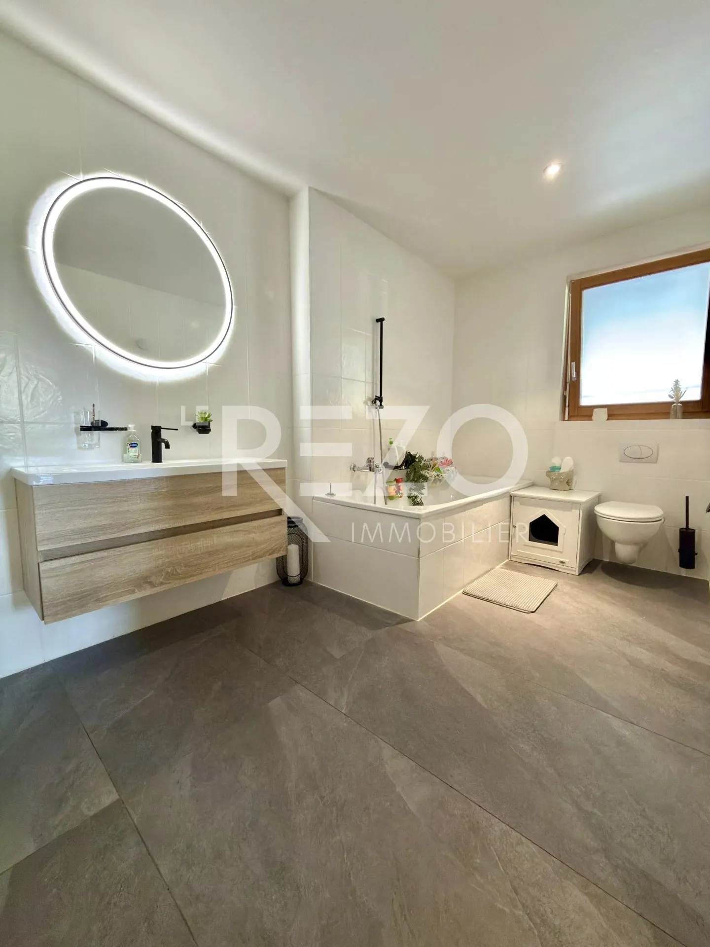 4,5-Zimmer-Wohnung mit grossem Balkon und Panoramablick. Troistorrents, VS - Foto 12 von 13