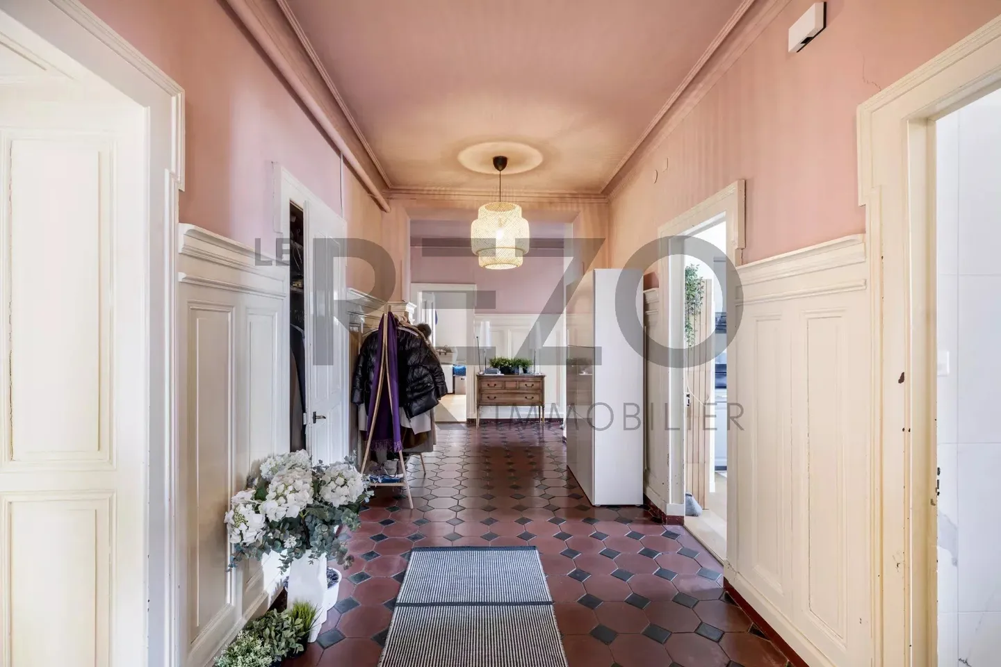 Magnificent building dating from the 19th century located in the heart of Sion - Photo 1 of 13