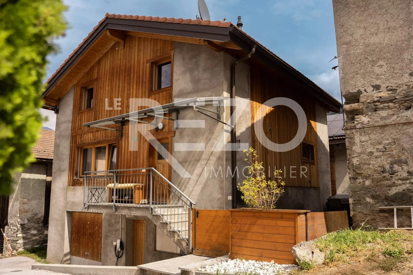 Maison de village rénovée au coeur de Chalais, VS - Photo 1 of 13