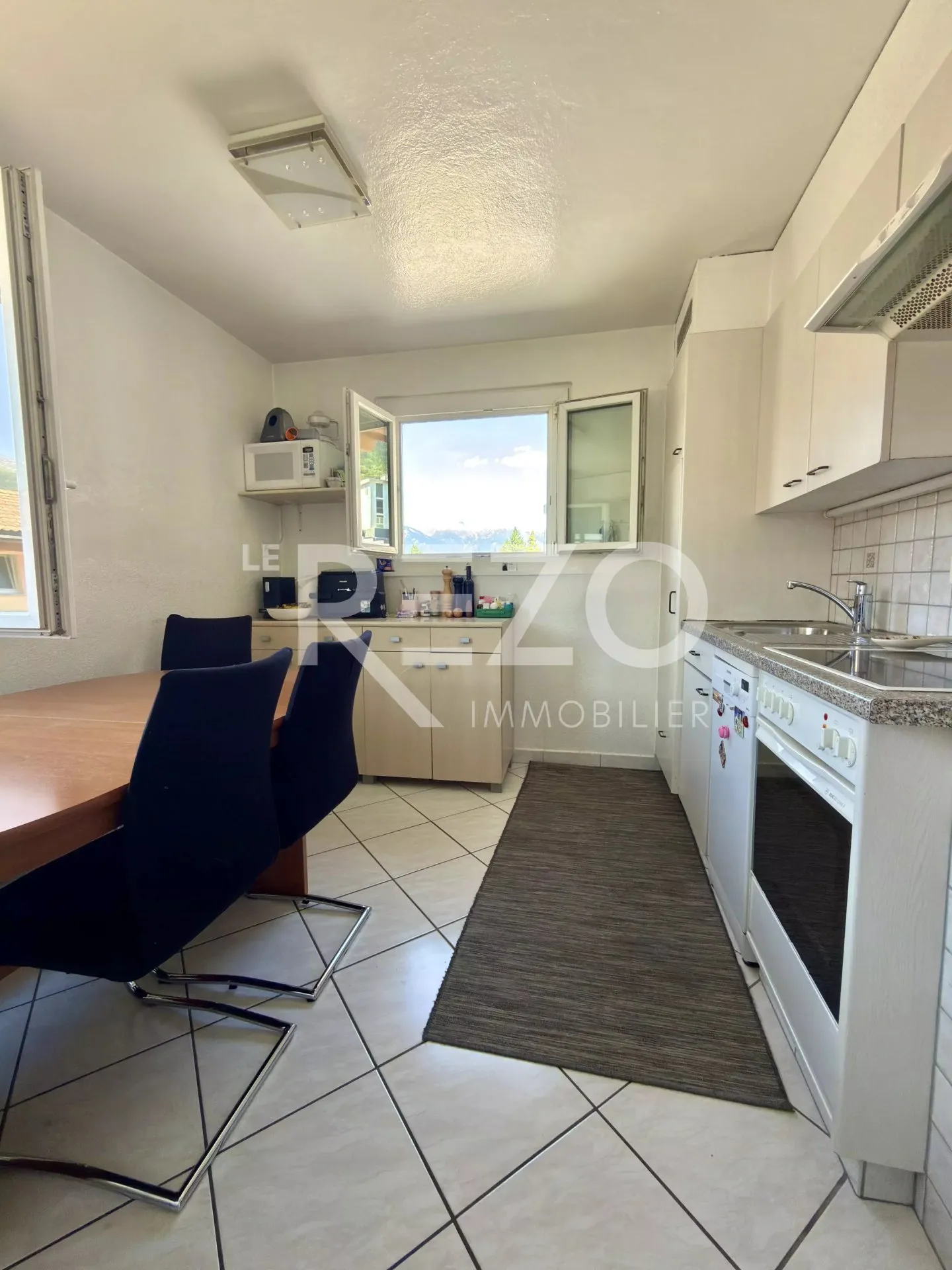 Bequemes Familienhaus auf großem Grundstück von 780m2. Réchy. - Foto 5 von 13