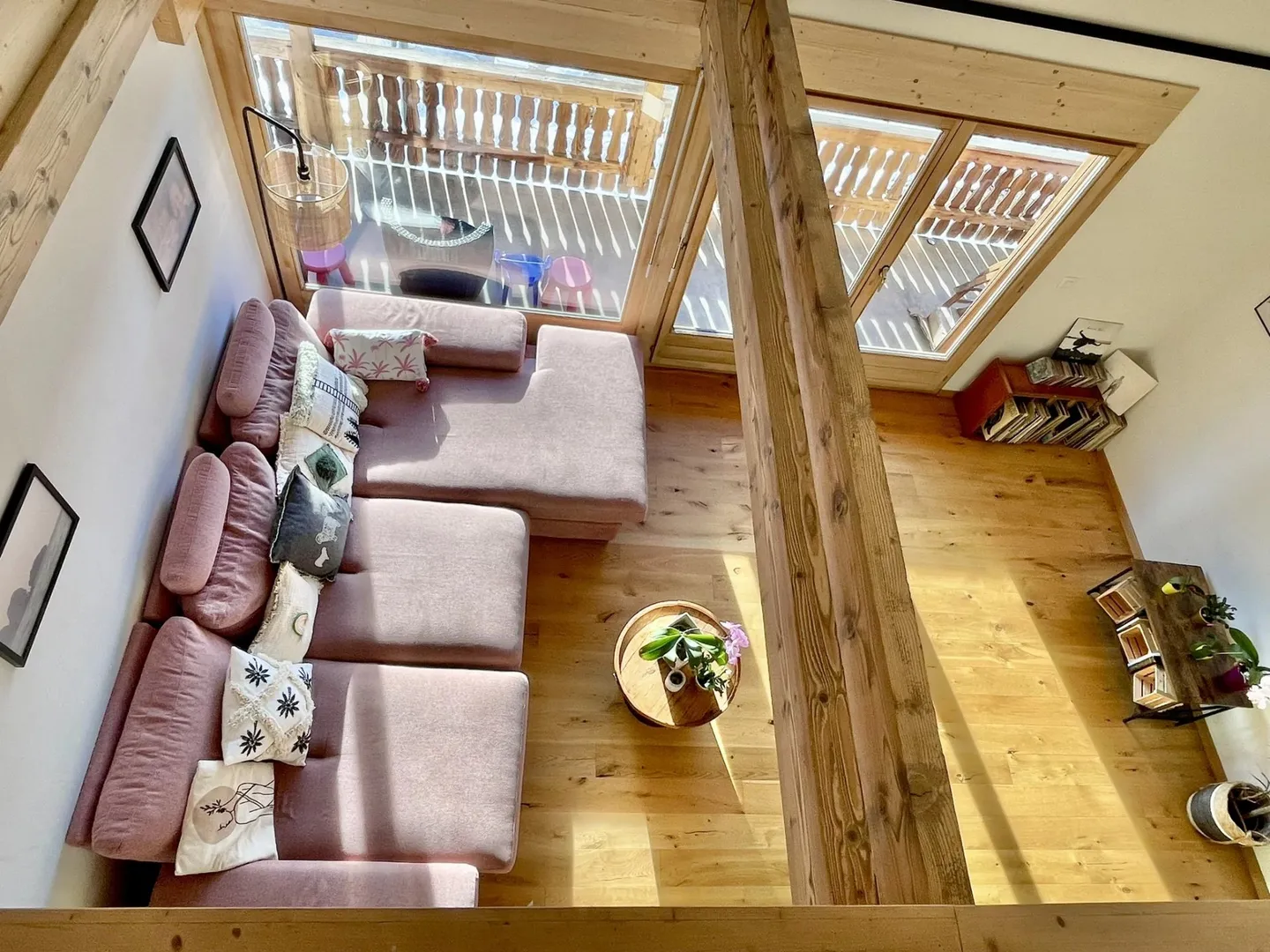 Beautiful chalet with two apartments - Photo 4 of 12