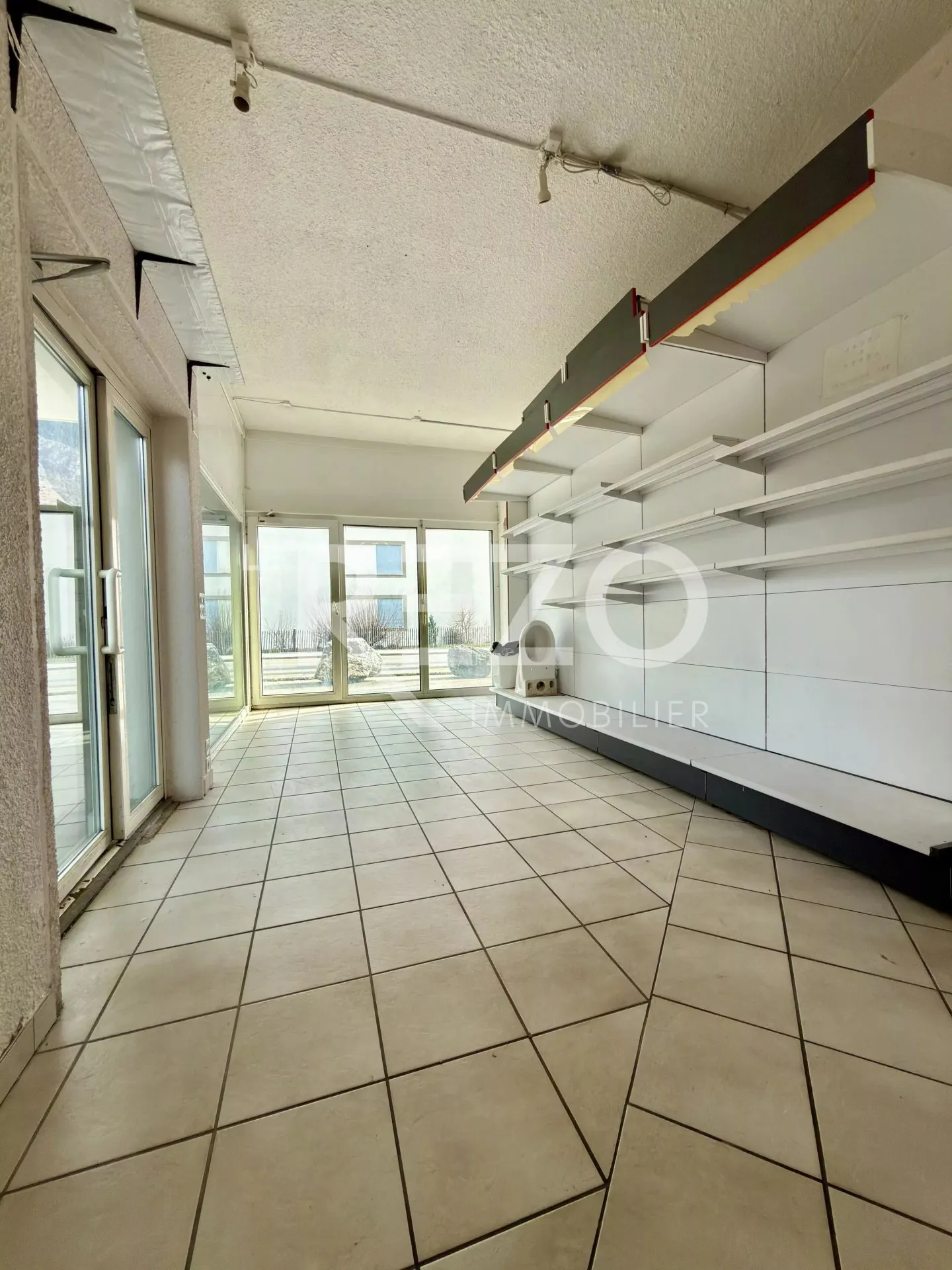 Commercial space with great visibility - Sierre - Photo 1 of 8