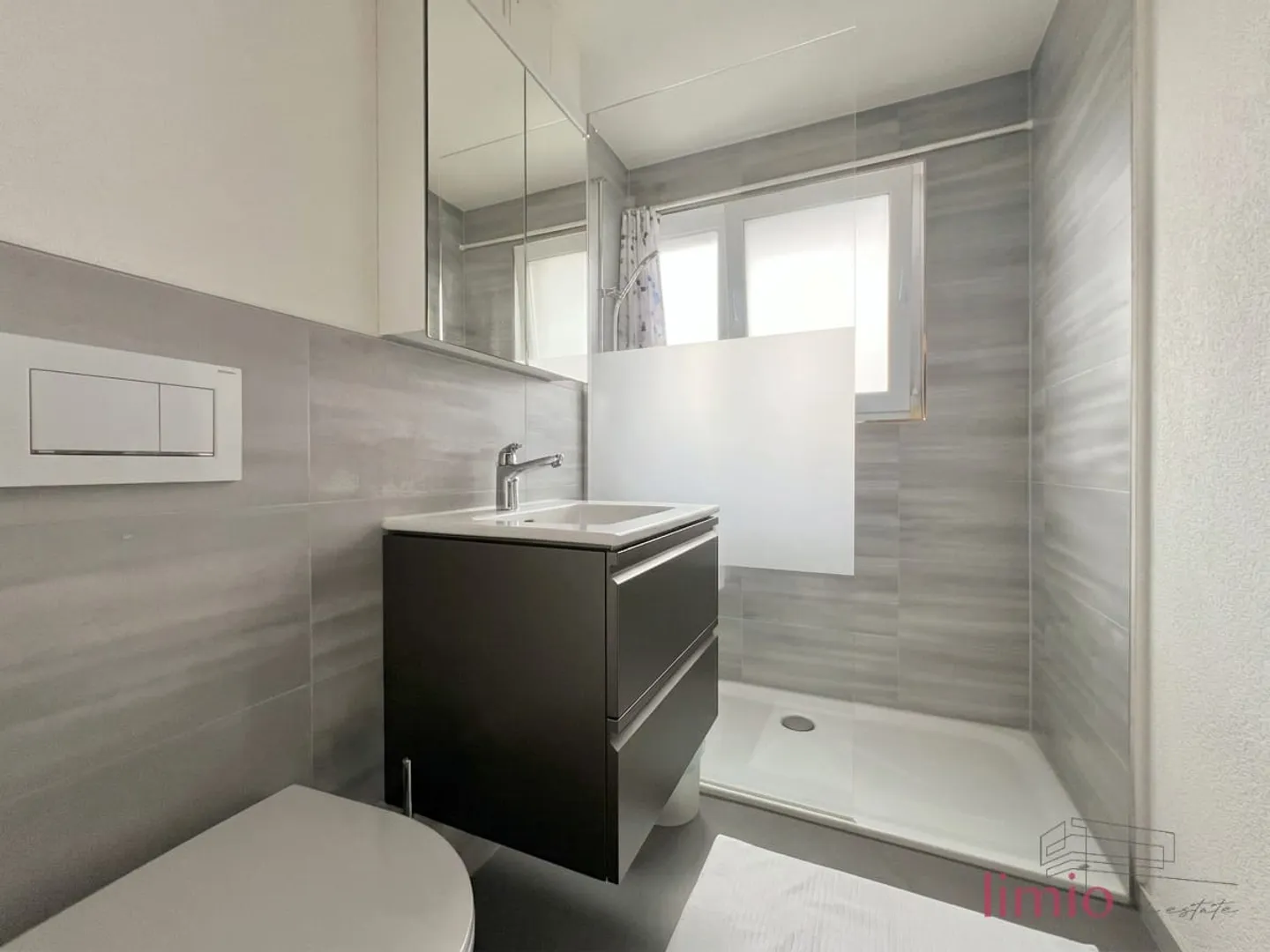 Bright, renovated 4.5-room apartment with SW balcony in Frauenfeld for rent - Photo 6 of 12