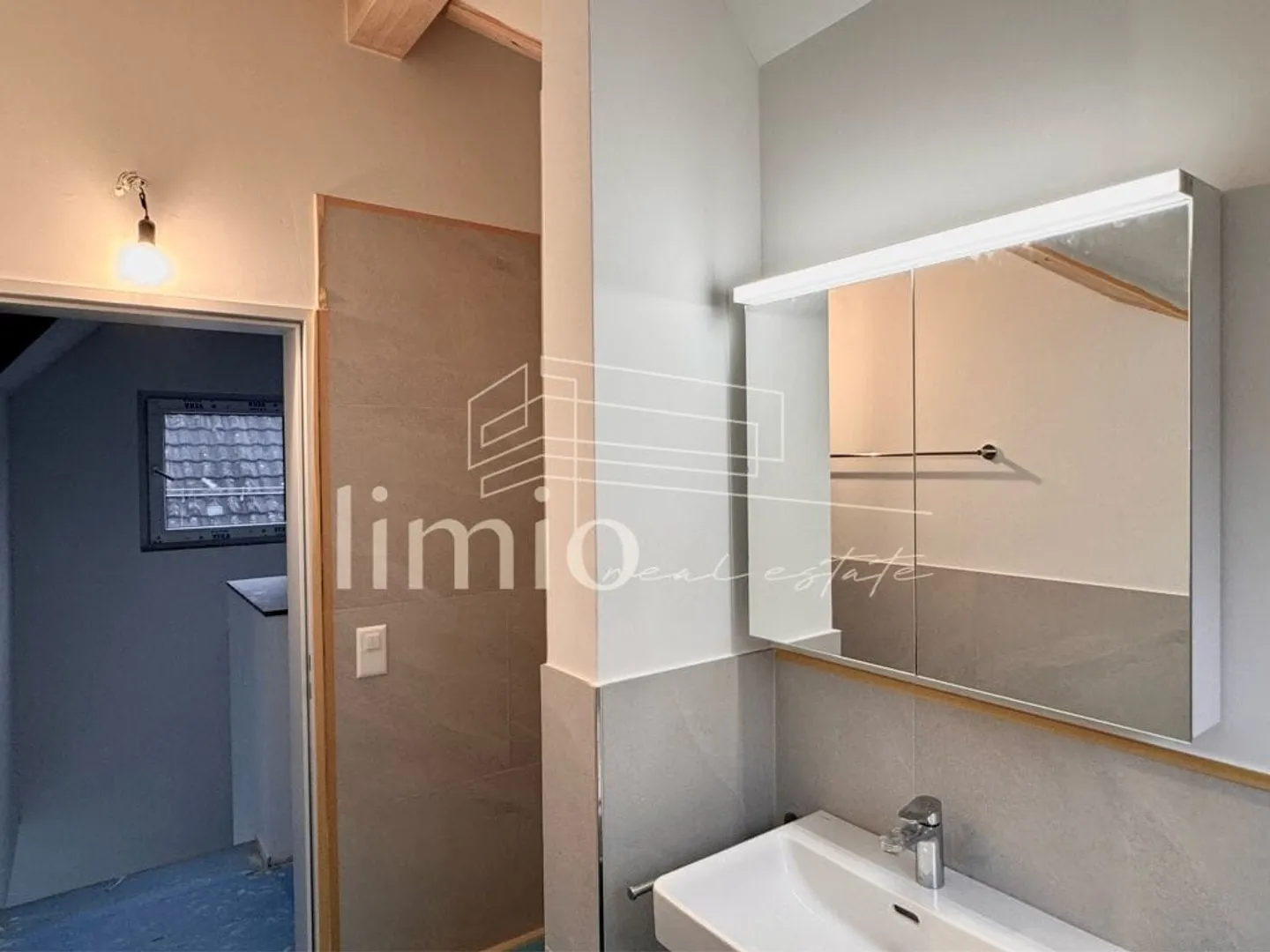 Moderne Familiehaus mit Balkon - Foto 8 von 10