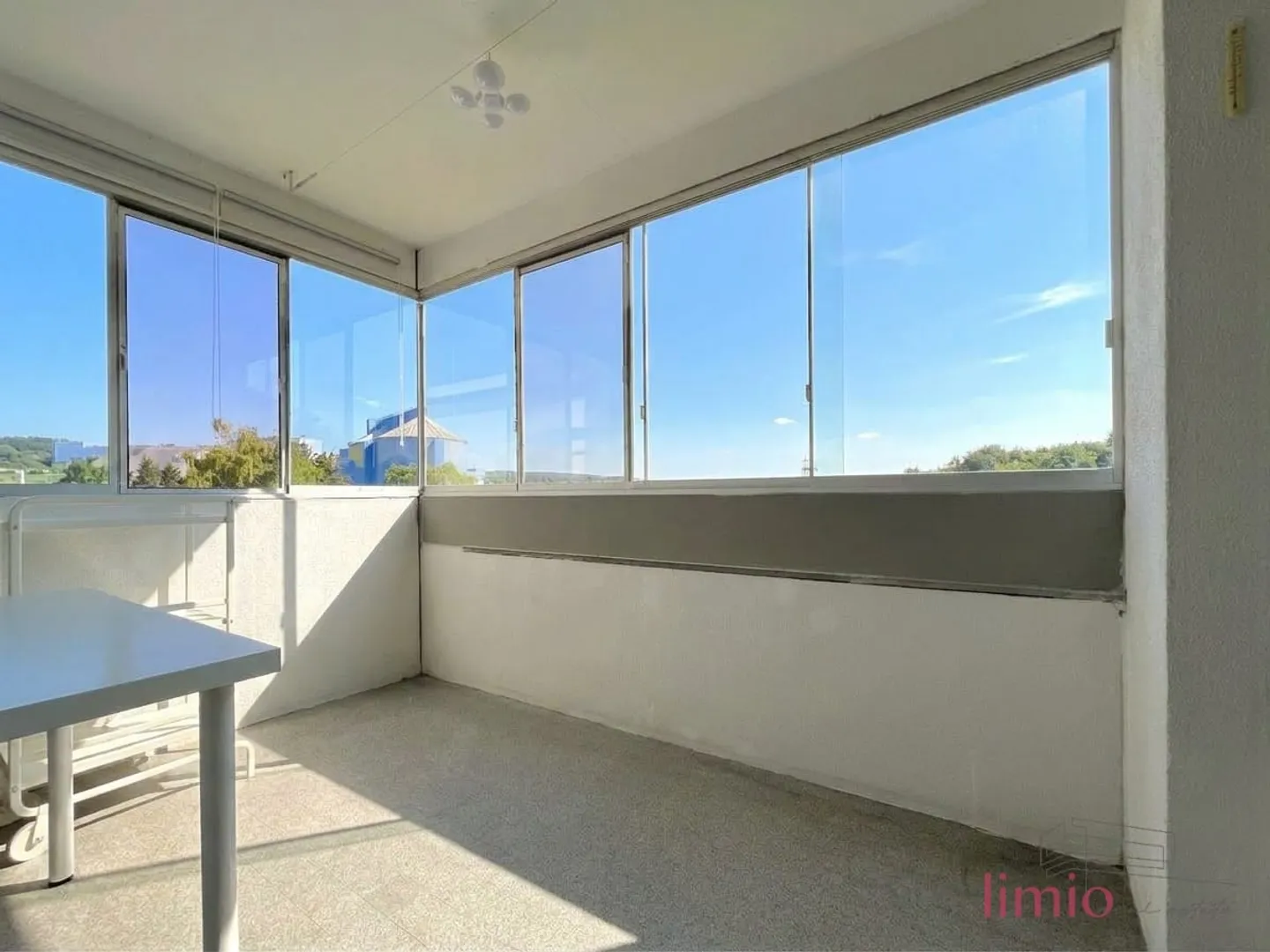 Bright, renovated 4.5-room apartment with SW balcony in Frauenfeld for rent - Photo 3 of 12