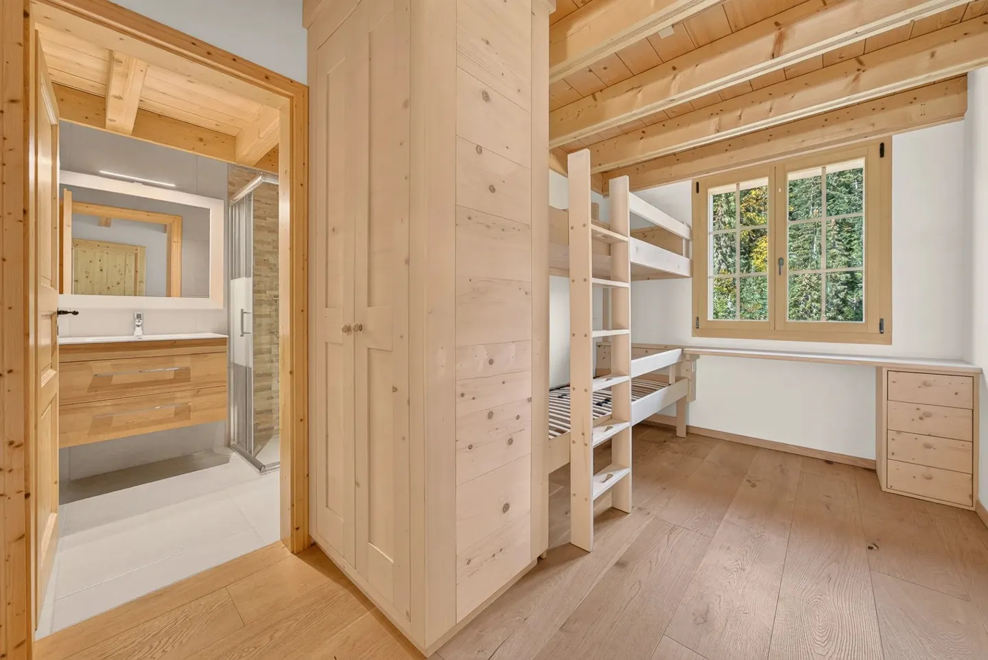 Luxury Duplex with Alpine Views - Photo 12 of 13