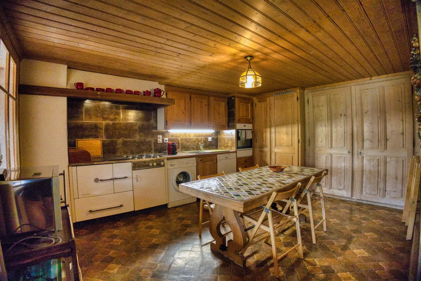 Charakterwohnung mit 7 Zimmern im Herzen von Château-d'Oex - Foto 5 von 13