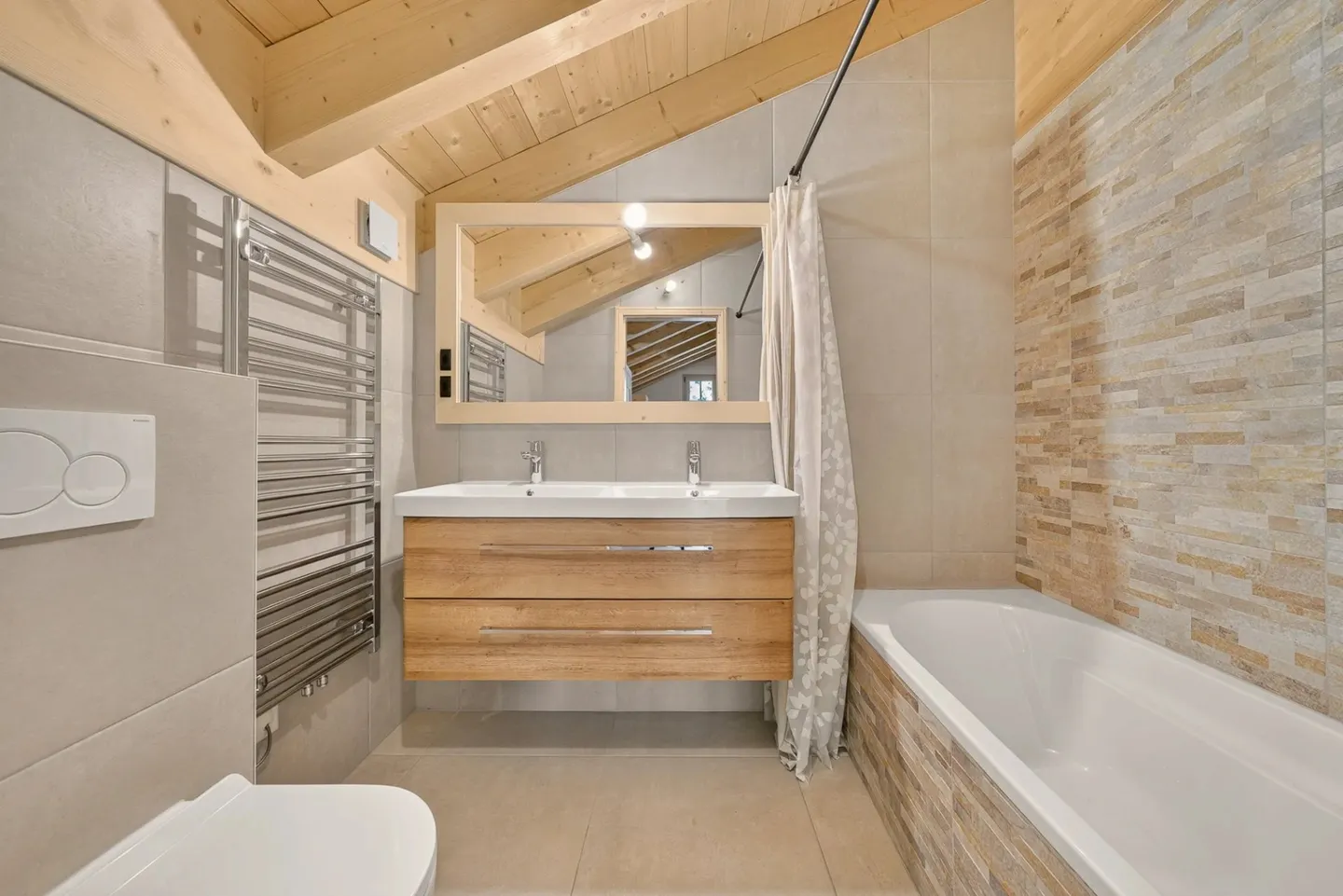 Luxury Duplex with Alpine Views - Photo 11 of 13