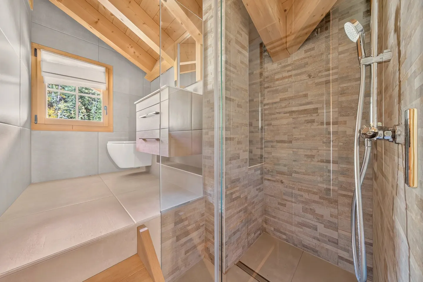 Luxury Duplex with Alpine Views - Photo 9 of 13