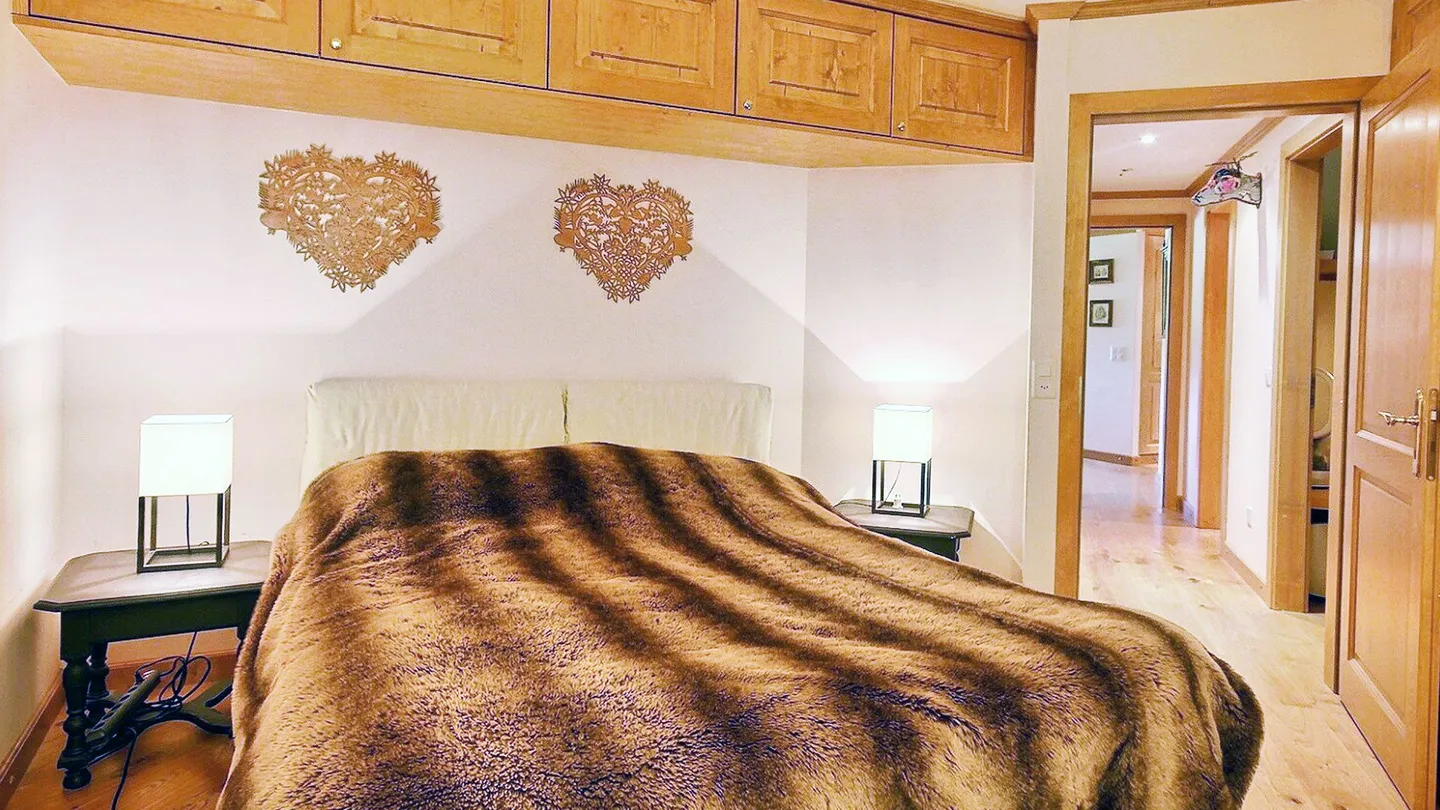 Crans-Montana. Tsarbouye. Luxueux 4.5 pièces avec jardin privatif et vue - Photo 12 sur 13