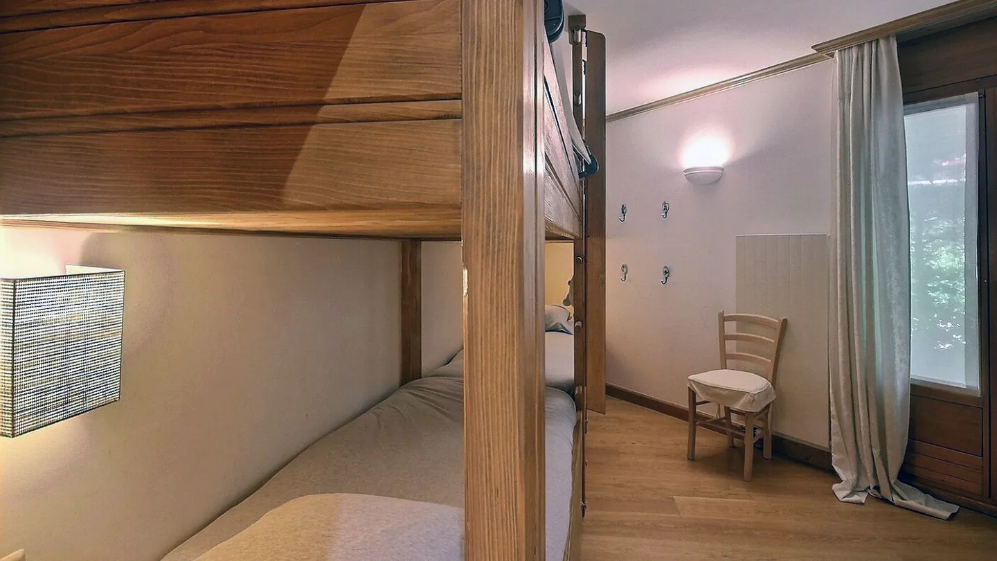 Crans-Montana. Tsarbouye. Luxueux 4.5 pièces avec jardin privatif et vue - Photo 13 sur 13