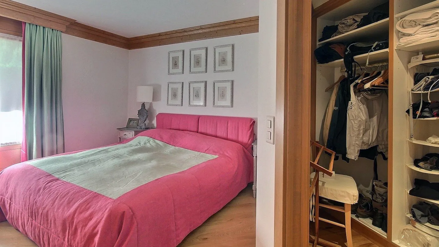 Crans-Montana. Tsarbouye. Luxueux 4.5 pièces avec jardin privatif et vue - Photo 10 sur 13