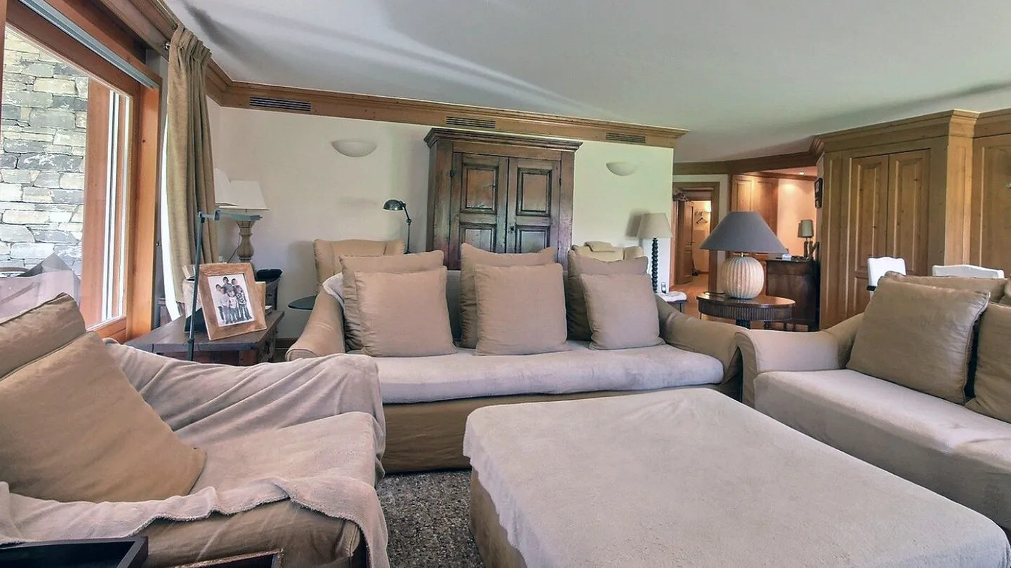 Crans-Montana. Tsarbouye. Luxueux 4.5 pièces avec jardin privatif et vue - Photo 7 sur 13