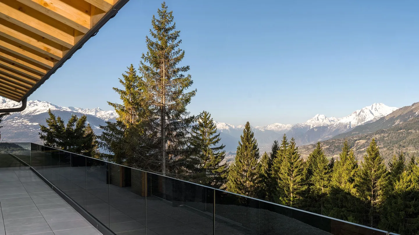 Crans-Montana. Nuova casa unifamiliare di 5,5 locali dallo stile decisamente contemporaneo - Foto 9 di 13