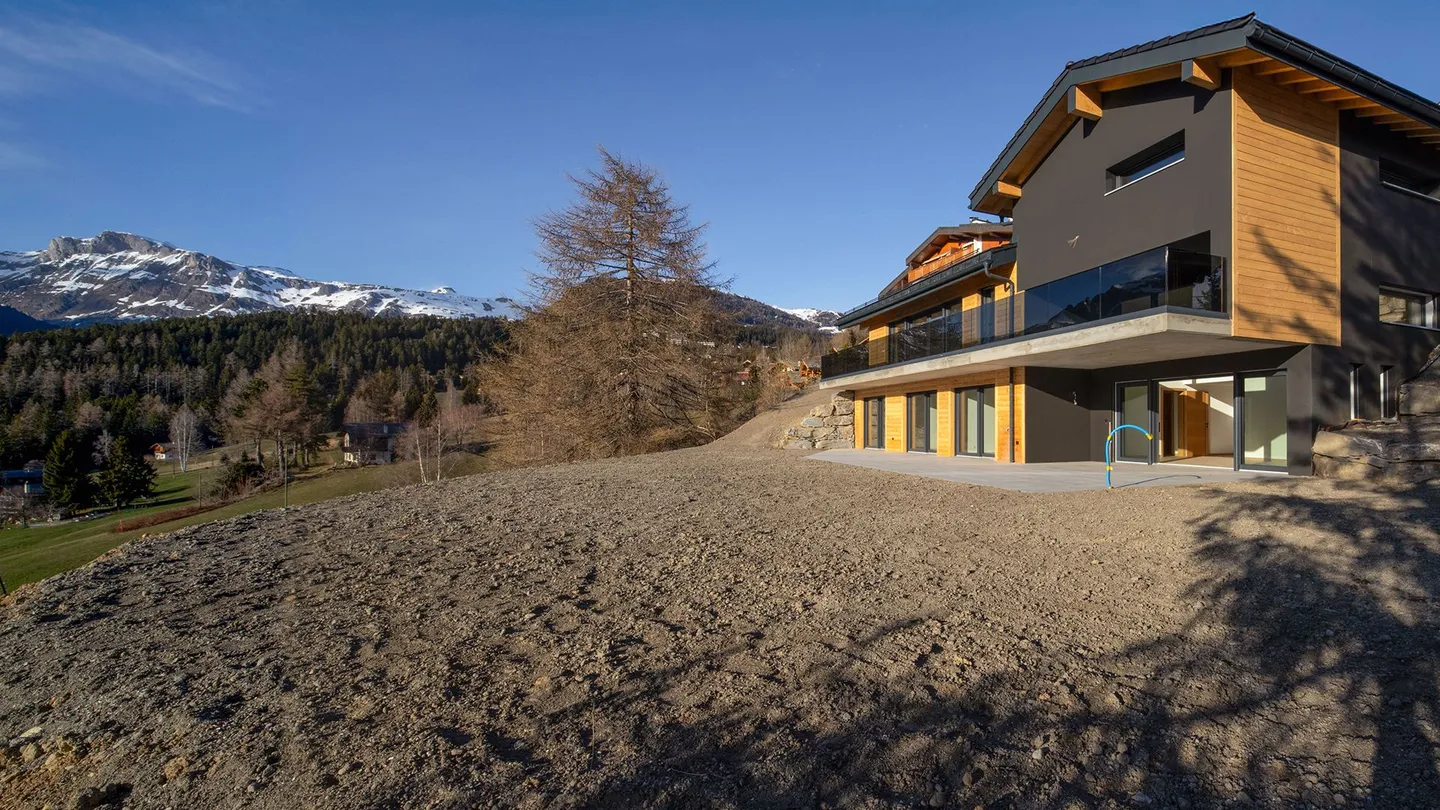 Crans-Montana. Nuova casa unifamiliare di 5,5 locali dallo stile decisamente contemporaneo - Foto 4 di 13