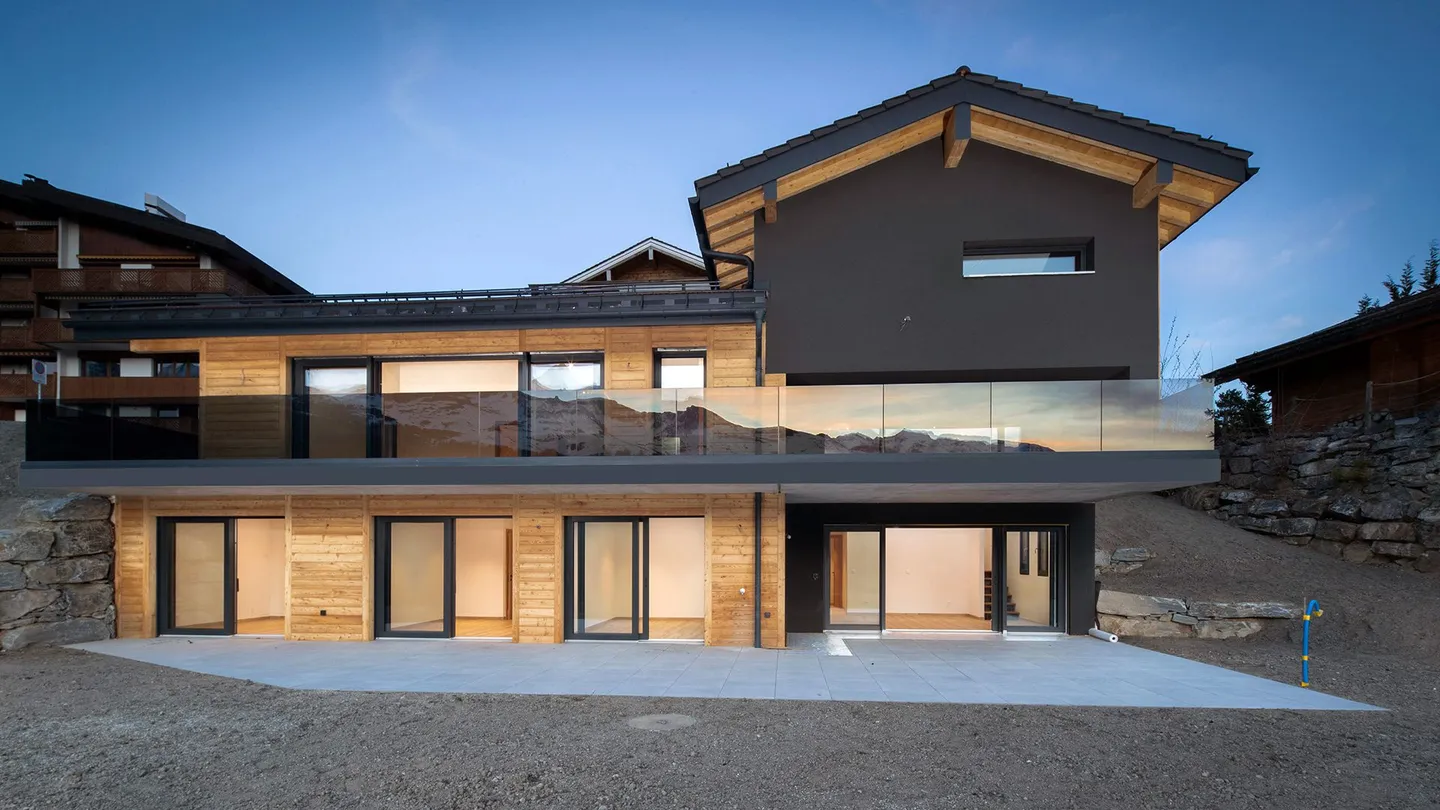 Crans-Montana. Nuova casa unifamiliare di 5,5 locali dallo stile decisamente contemporaneo - Foto 13 di 13