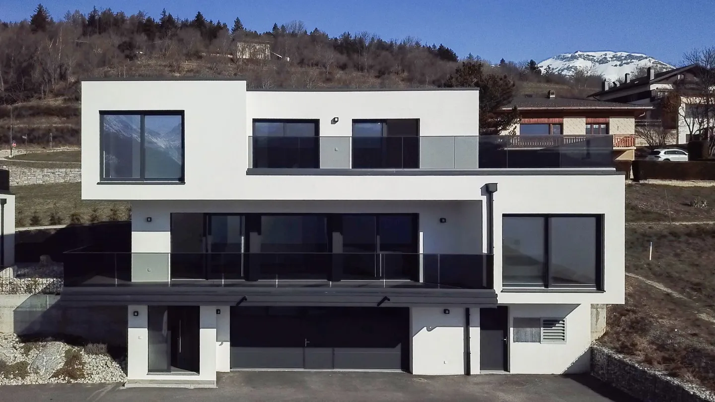 A pochi minuti da Crans-Montana. Chermignon. Villa contemporanea di 5,5 locali con vista sulle Alpi - Foto 2 di 12