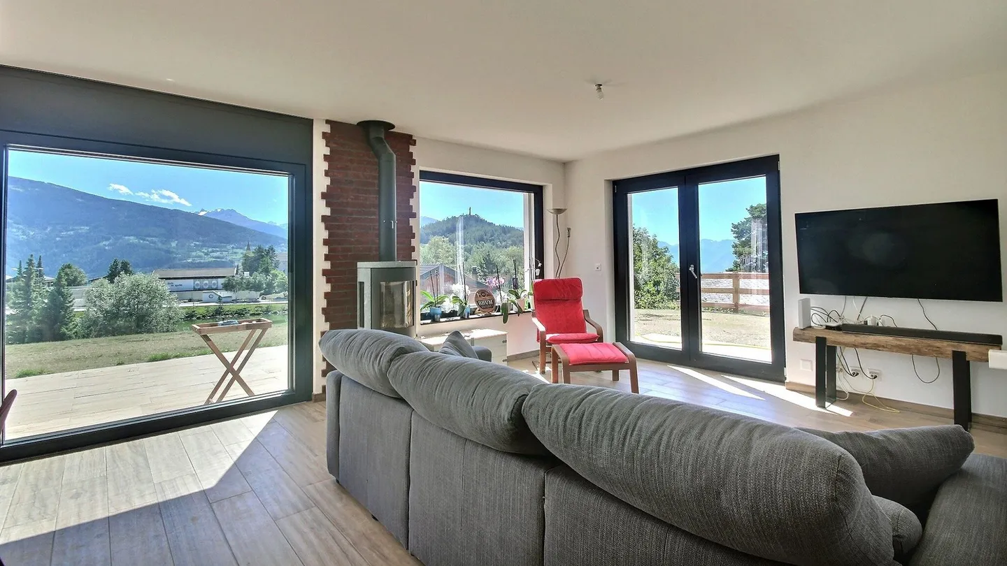 Lens. Nuova villa di 5,5 locali, vista sul lago del Louché e sulle Alpi, a 10 minuti da Crans-Montana, vicino a scuole e negozi - Foto 2 di 13