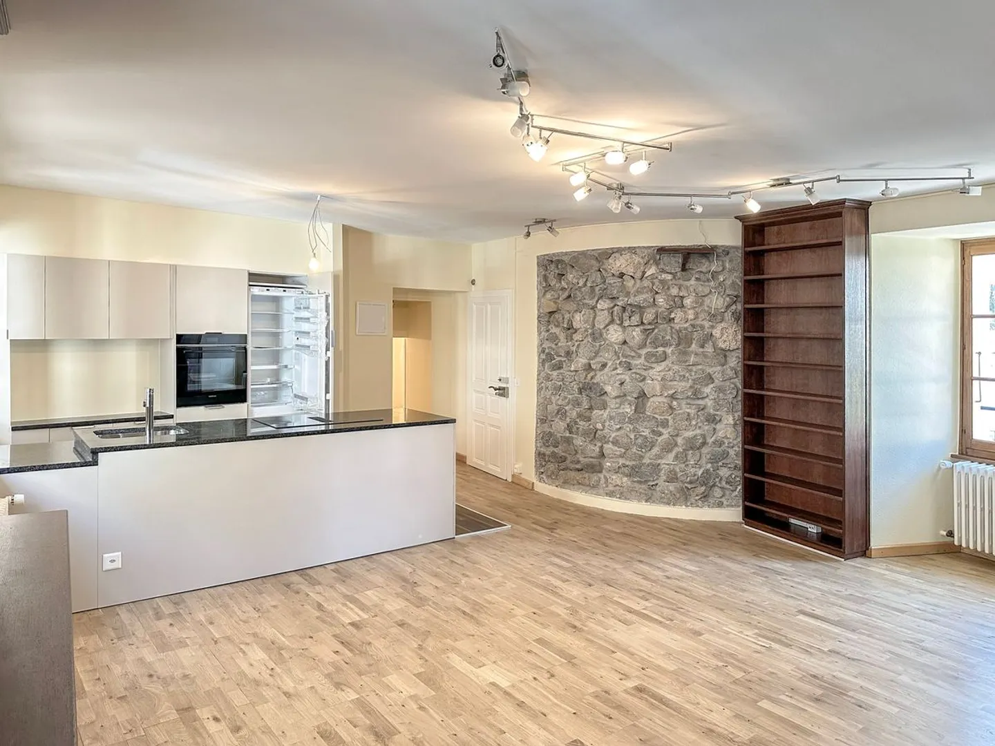 Spazioso appartamento di 3,5 locali con vista sui tetti di Montreux - Foto 1 di 9