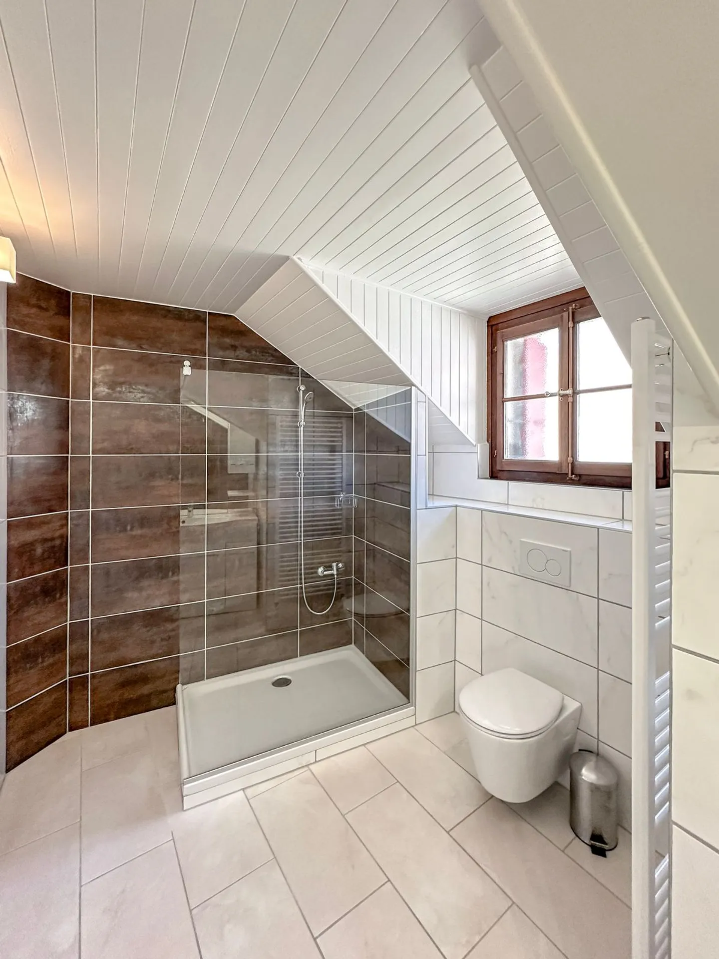 Duplex de 4,5 pièces avec 3 chambres et vue sur le lac  - Foto 6 di 9