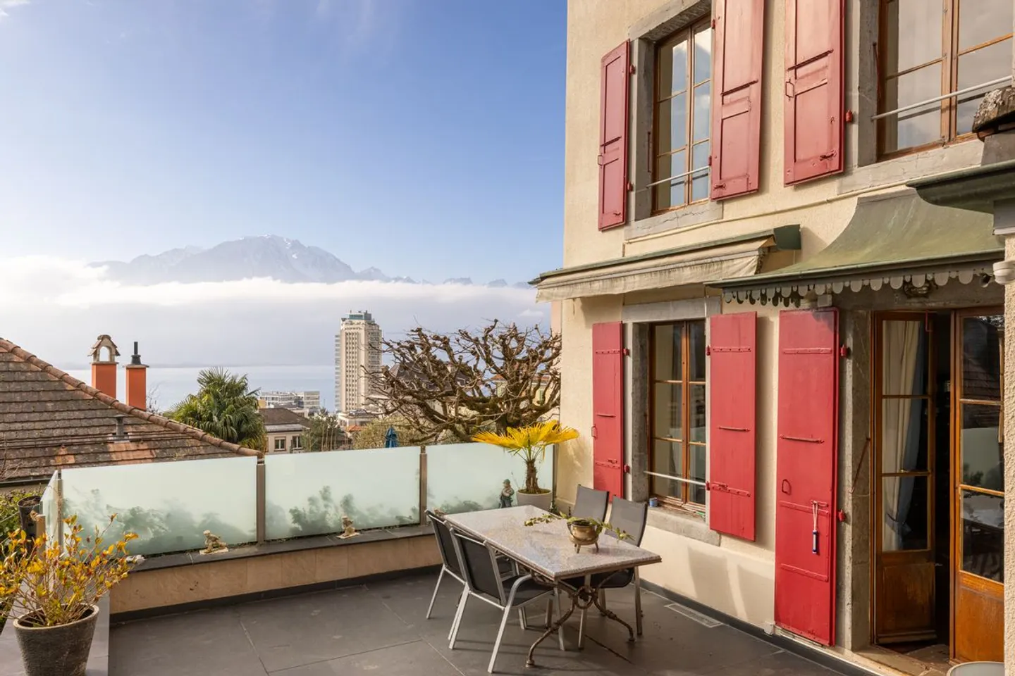 Appartement Charmant avec Vue sur le Lac - Photo 4 sur 13