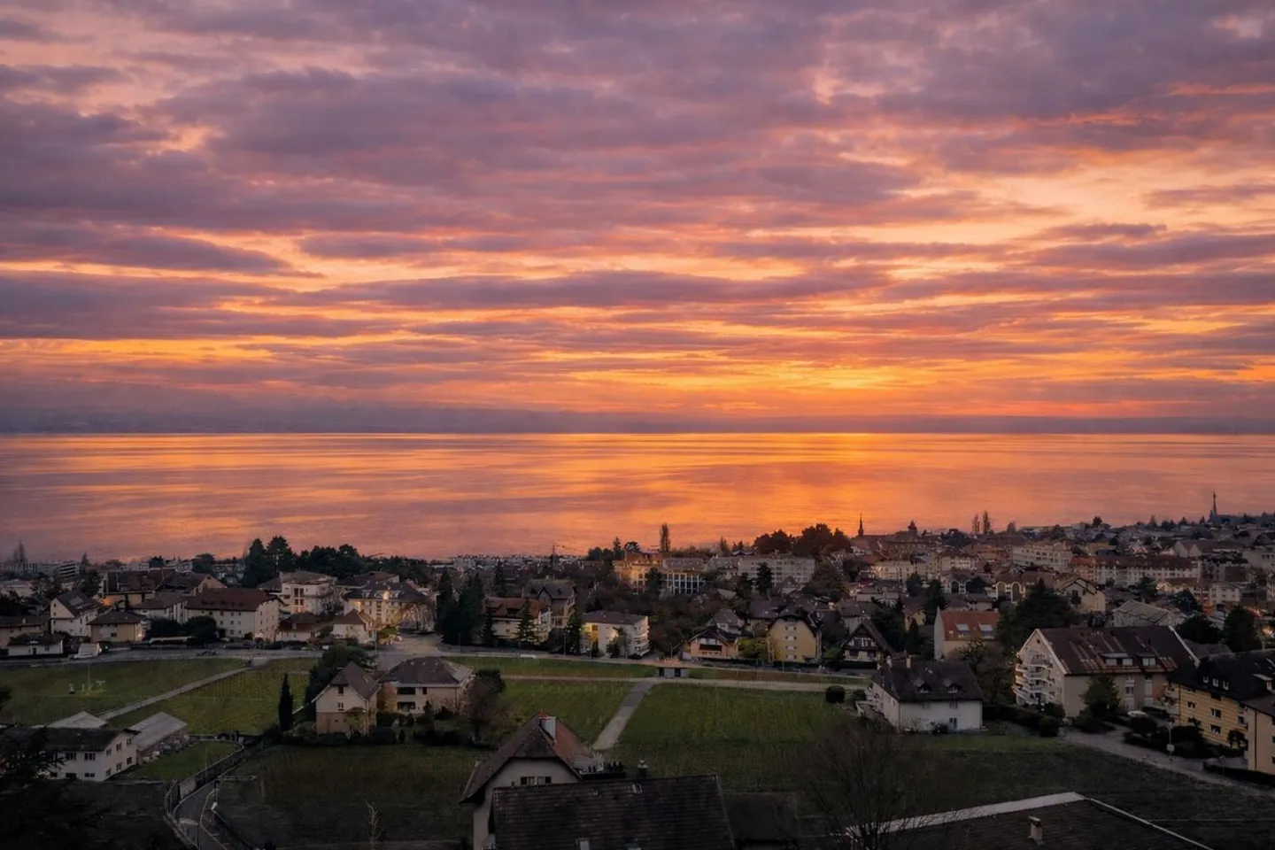 Magnifica townhouse contemporanea con vista sul lago - Foto 2 di 5