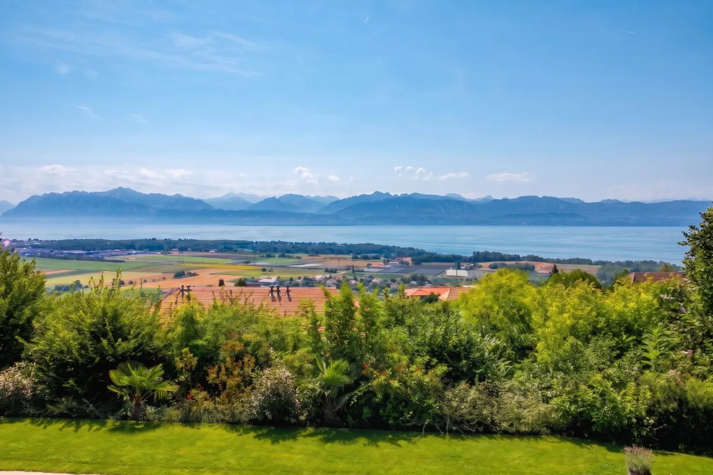 A breathtaking view, a rare art of living in Féchy - Photo 2 of 13