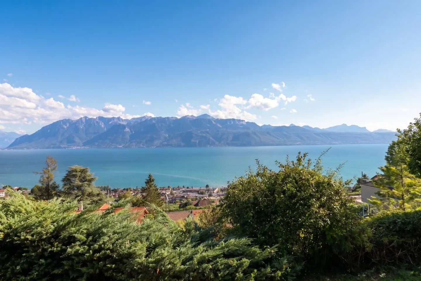 Appartement avec grand jardin et vue panoramique sur le lac - Foto 2 di 13