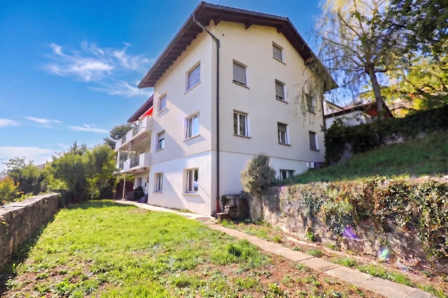 Appartement avec grand jardin et vue panoramique sur le lac - Foto 1 di 13