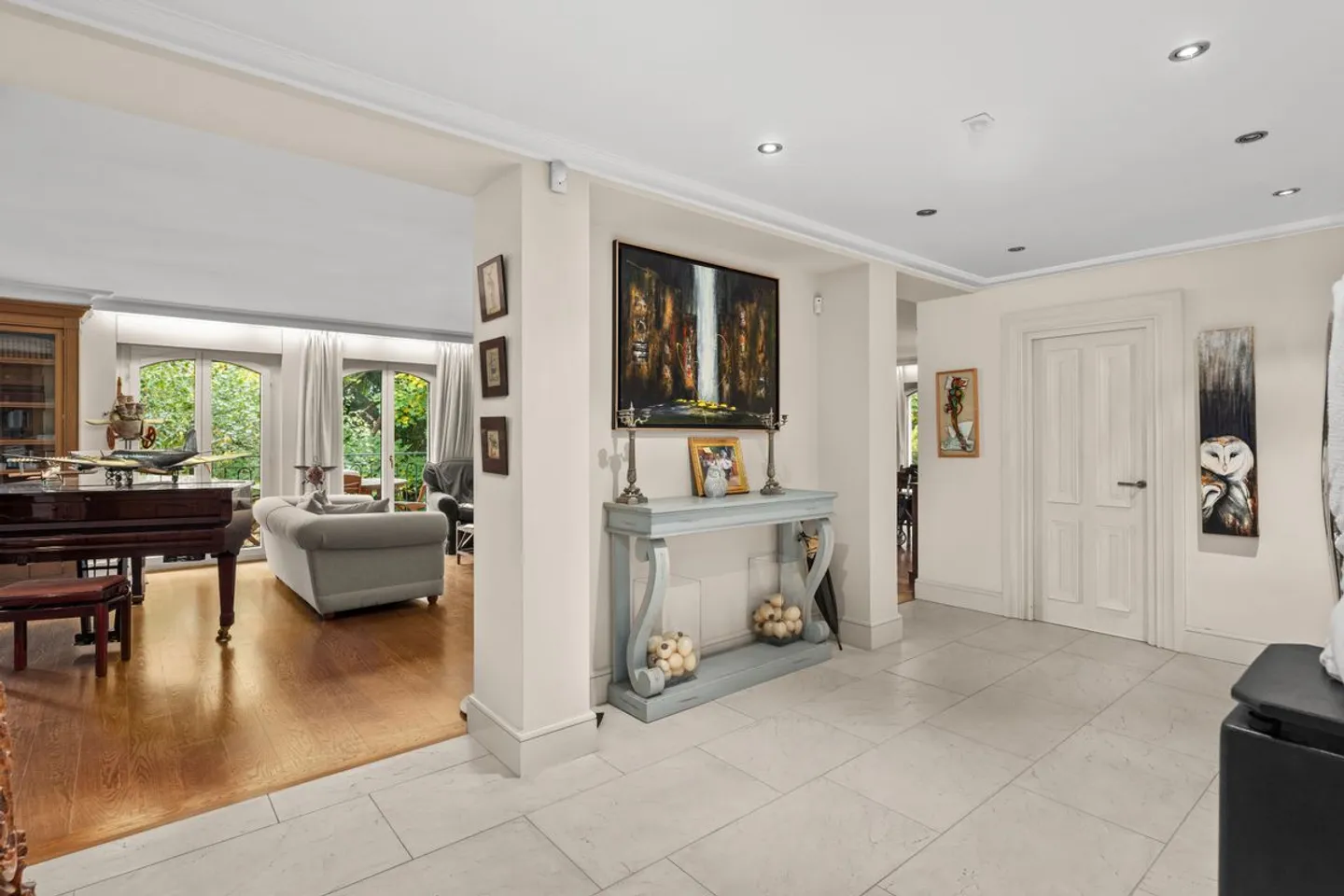 Intimacy and refinement for this exceptional apartment in the heart of Champel - Photo 2 of 13