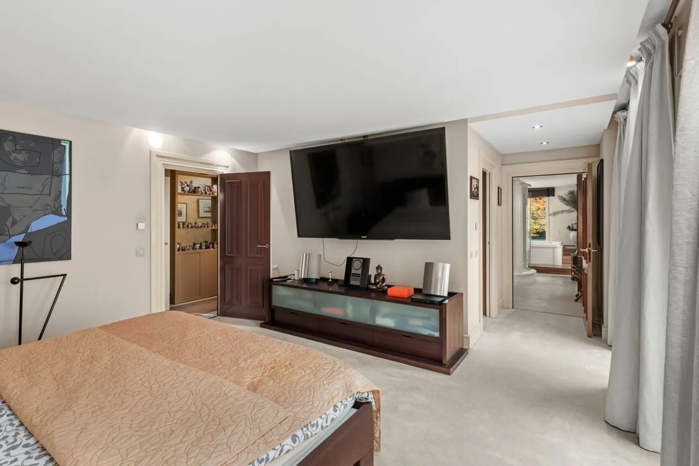 Intimacy and refinement for this exceptional apartment in the heart of Champel - Photo 5 of 13