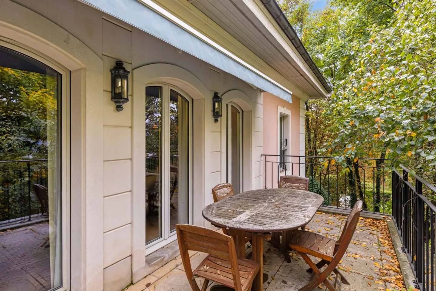 Intimacy and refinement for this exceptional apartment in the heart of Champel - Photo 12 of 13