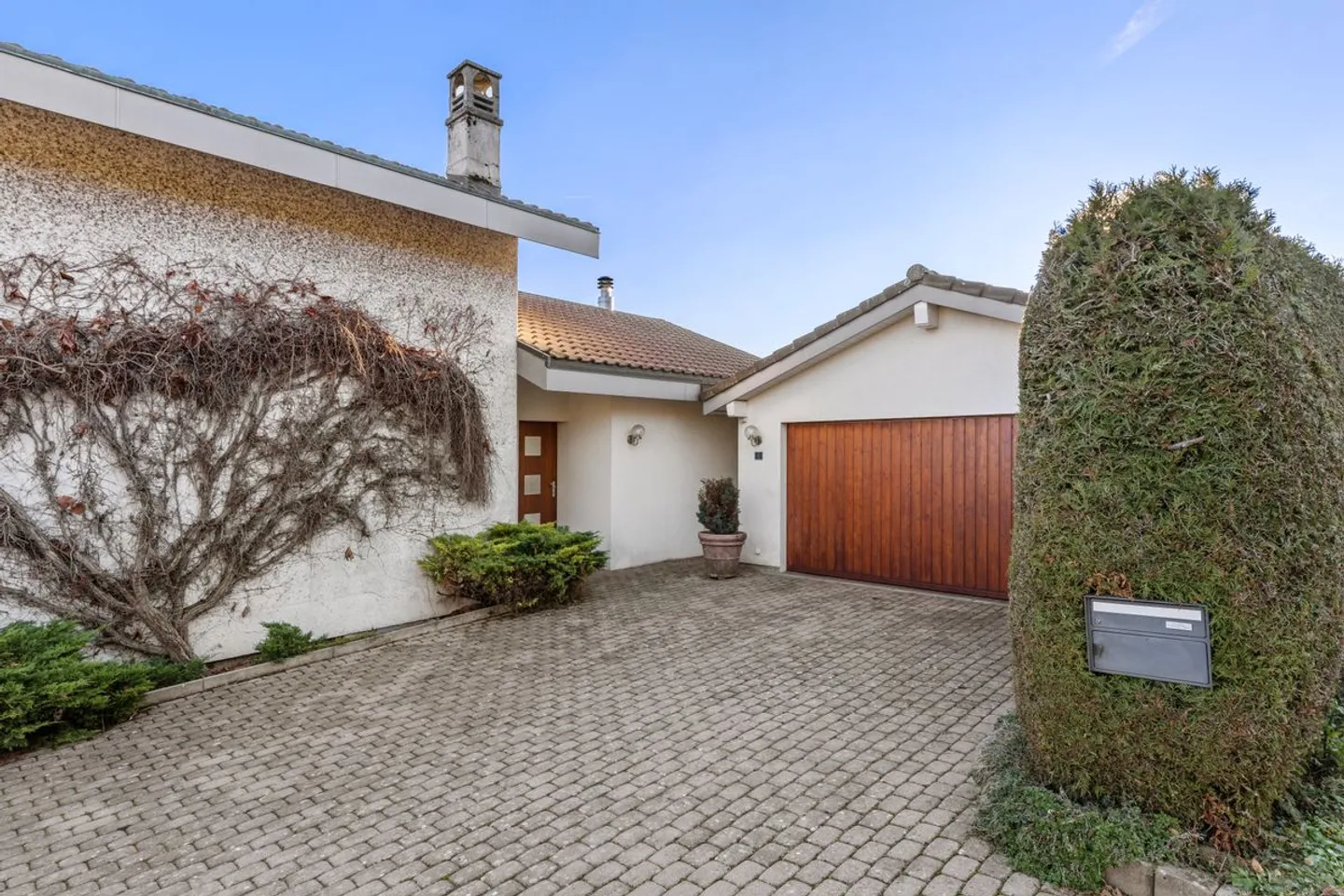 At the gates of Nyon - Exceptional location - Stunning view of the lake and mountains - Photo 10 of 13