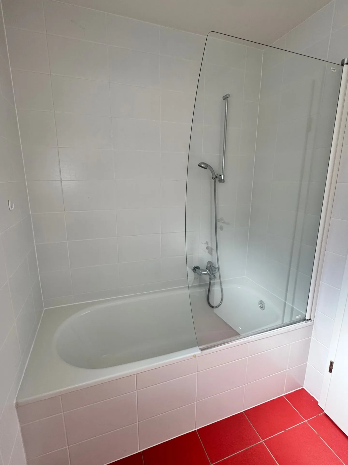 Semi-detached house with 4.5 rooms and 3 bedrooms in a quiet area - Photo 7 of 12